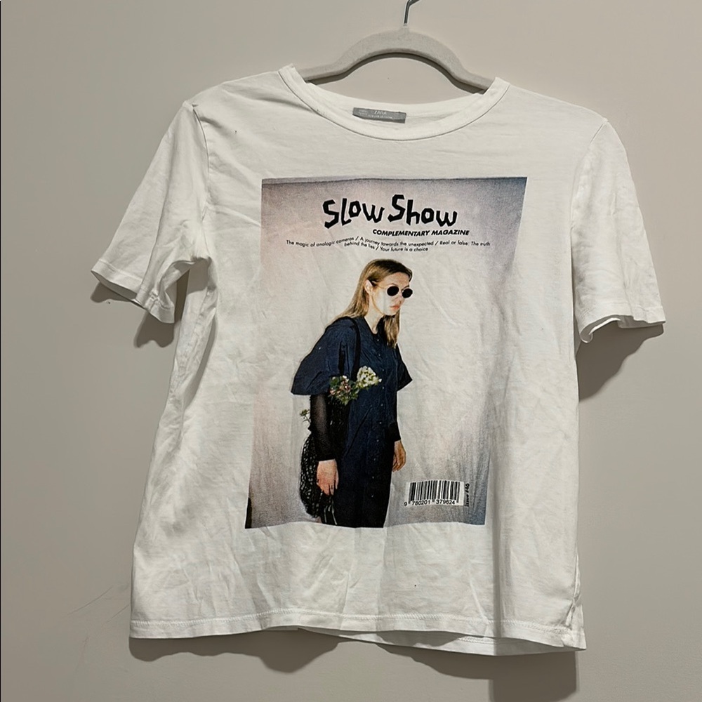 ZARA  size S  woman White Graphic T-Shirt with Slow Show Print